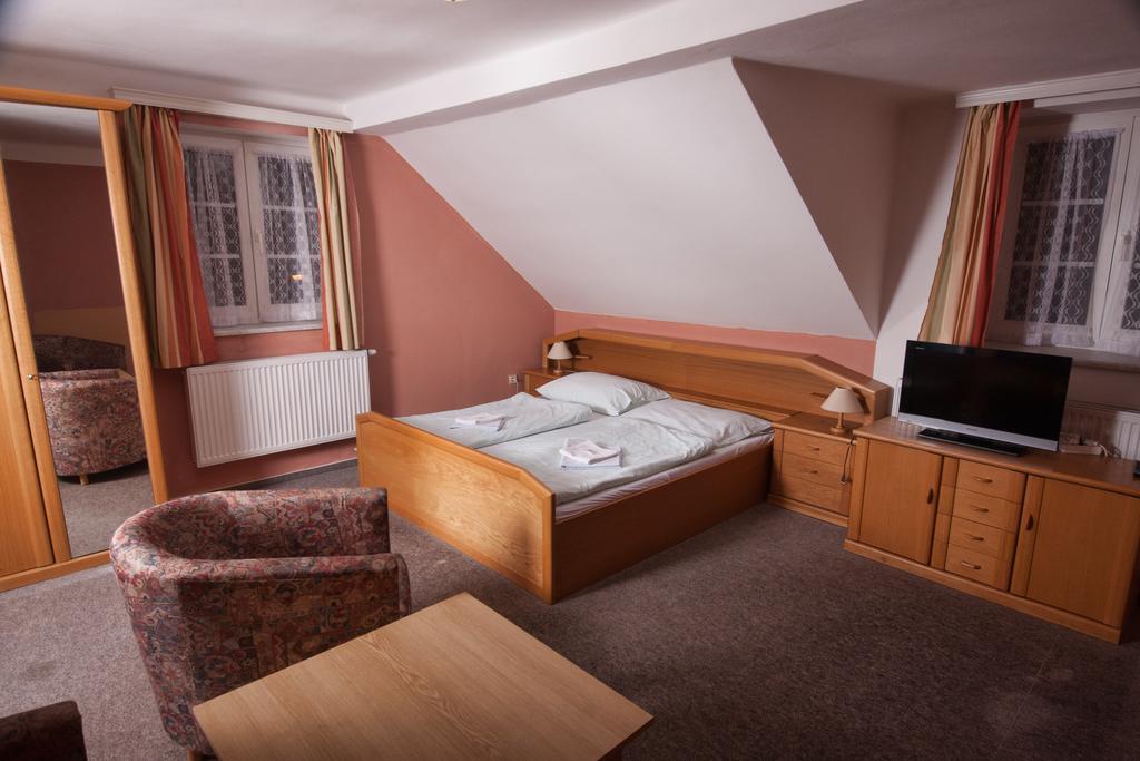 Hotel Haltrava Klenci pod Cerchovem Quarto foto