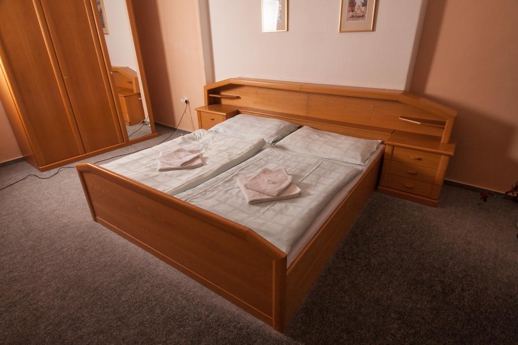 Hotel Haltrava Klenci pod Cerchovem Quarto foto